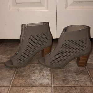 🖤 Report - heeled booties 🖤